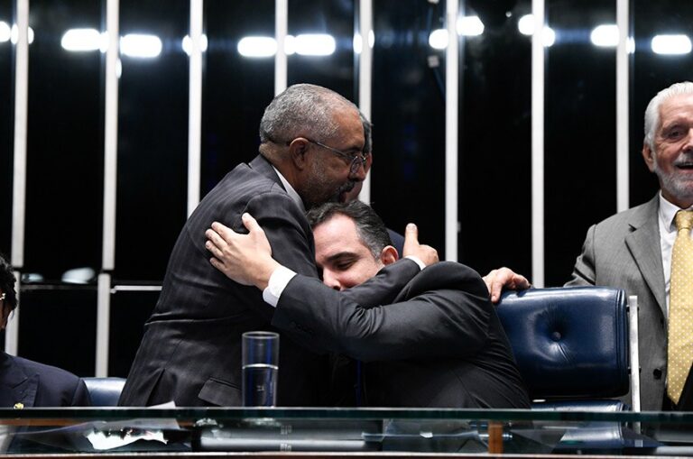 Senado aprova suspensão de pagamento da dívida do RS por três anos