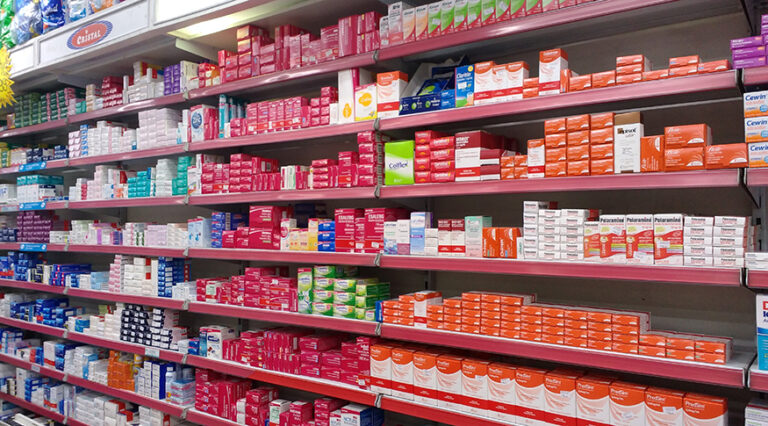 Senado aprova venda de remédios em mercados, mas impõe condição