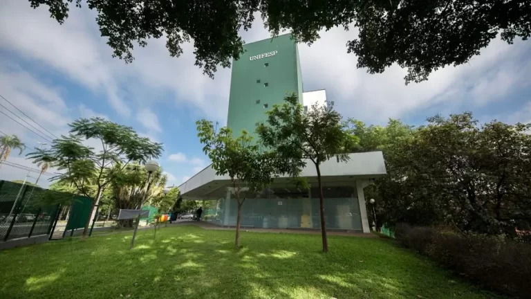 Federais ampliam greve após proposta “ofensiva” do governo Lula