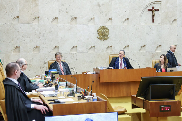 STF decide que parentes podem ocupar chefia do Legislativo e do Executivo simultaneamente
