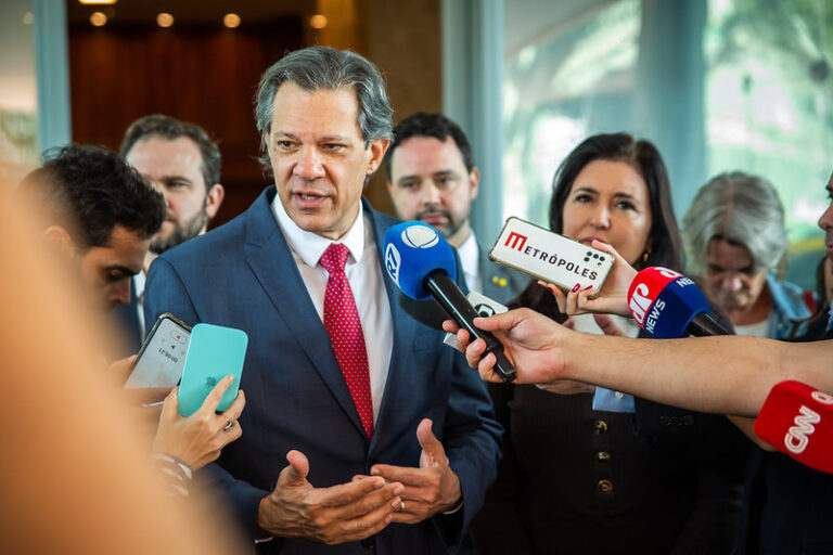 Haddad diz que o Brasil é uma ‘encrenca’ e ‘difícil de administrar’