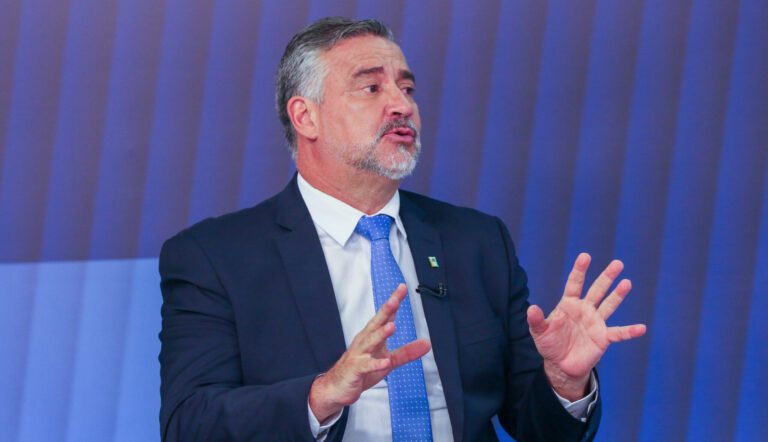 TCU avalia pedir cancelamento de licitação da Secom de Lula por indícios de fraude