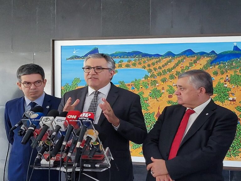 Líder do Governo define ‘prioridades’ e minimiza derrotas no Congresso