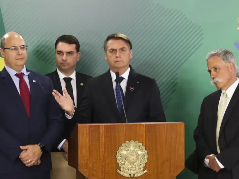 Moraes libera áudio de reunião com Bolsonaro gravada por Ramagem (PL-RJ)