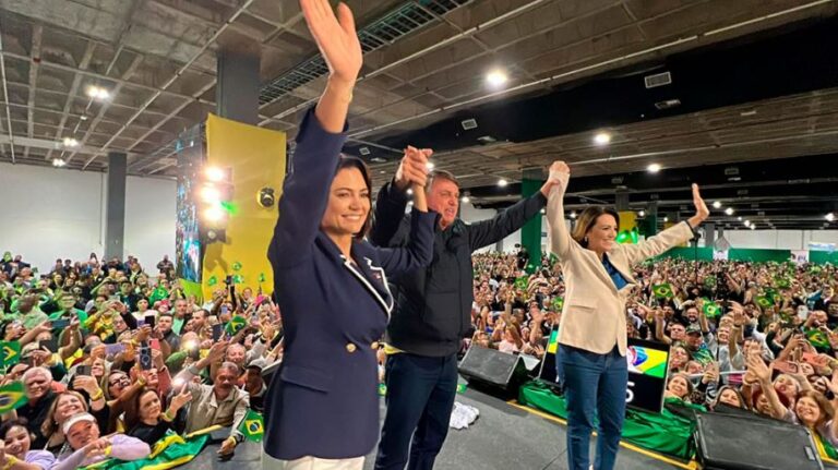 Bolsonaro e Michelle oficializam Rosana Valle (PL) como pré-candidata à Prefeitura de Santos (SP)