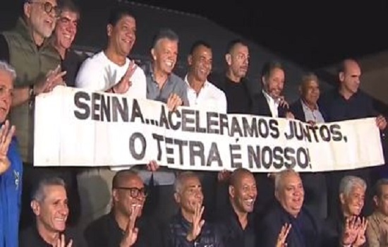 Festa do Tetra tem ‘eu te amo’ de Romário para Bebeto, faixa do Senna e crítica a atual Seleção