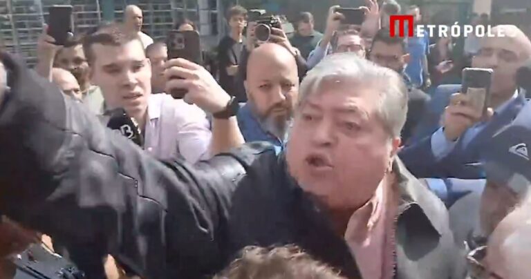 Datena briga e xinga militantes do PSDB em convenção tucana
