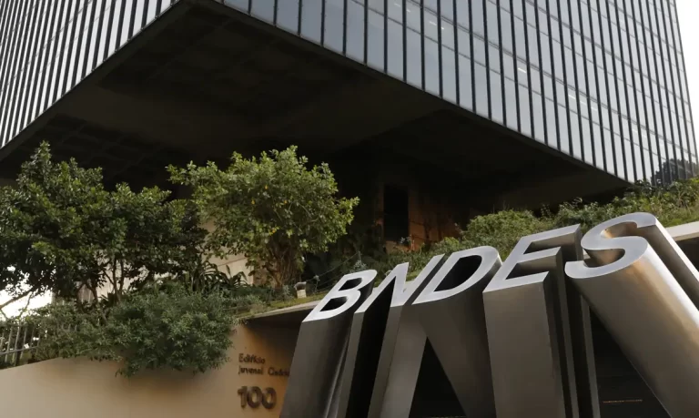 BNDES abre concurso público com salário inicial de R$ 20,9 mil
