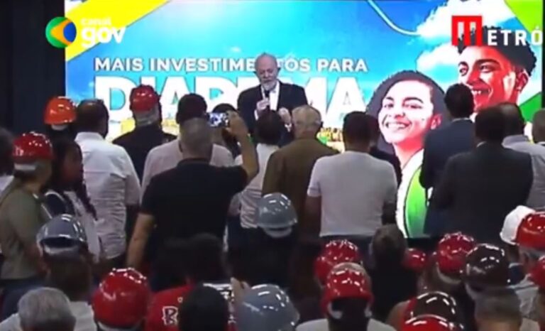 Lula diz que não se deve dizer que ele erra: “vocês têm que falar ‘eu tô errando’, porque o Lula é o povo na Presidência”