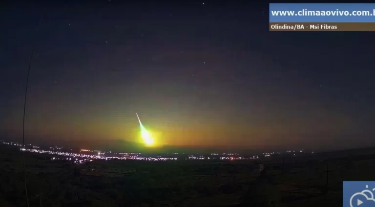 Passagem de meteoro clareia céu do Nordeste