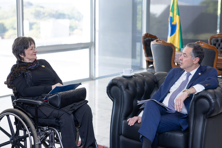 Presidente do STF pede desculpas a Maria da Penha por falhas da Justiça em seu caso