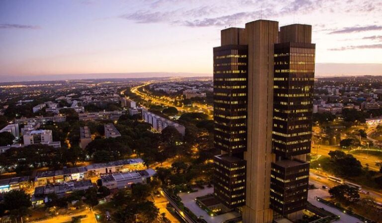 Inadimplência no sistema financeiro não para de subir; veja os números