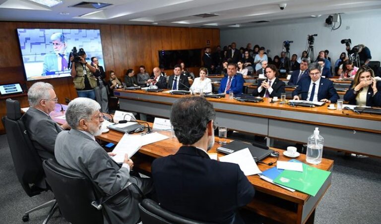 Celso Amorim é sabatinado no Senado sobre situação da Venezuela