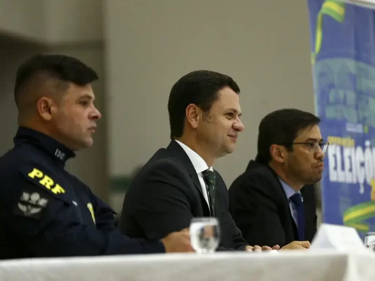 PF indicia Anderson Torres e Silvinei Vasques