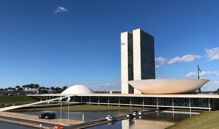 Agronegócio derrota governo Lula e mantém isenção para fundos do setor