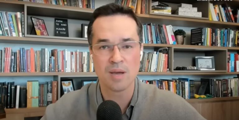 Deltan Dallagnol critica Moraes por uso indevido de órgão do TSE