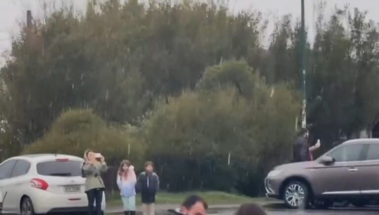Neve cai novamente em Santa Catarina