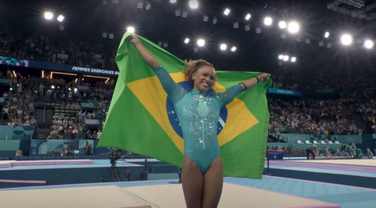 Rebeca Andrade é medalha de ouro nos jogos Olímpicos de Paris 2024