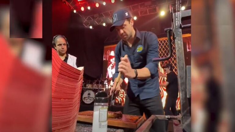 Pablo Marçal vai à show de Fernando & Sorocaba e faz churrasco no palco
