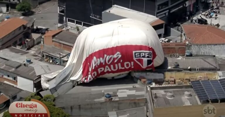 Dirigível do São Paulo cai em Osasco e deixa uma pessoa ferida
