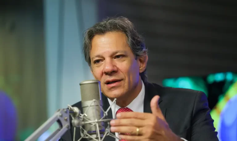Haddad celebra reoneração da folha de pagamento: “custou mais de R$ 200 bilhões”
