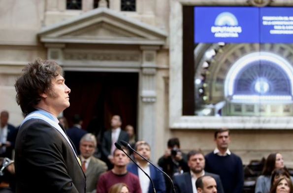 Argentina alcança oitavo superávit fiscal consecutivo sob governo de Javier Milei