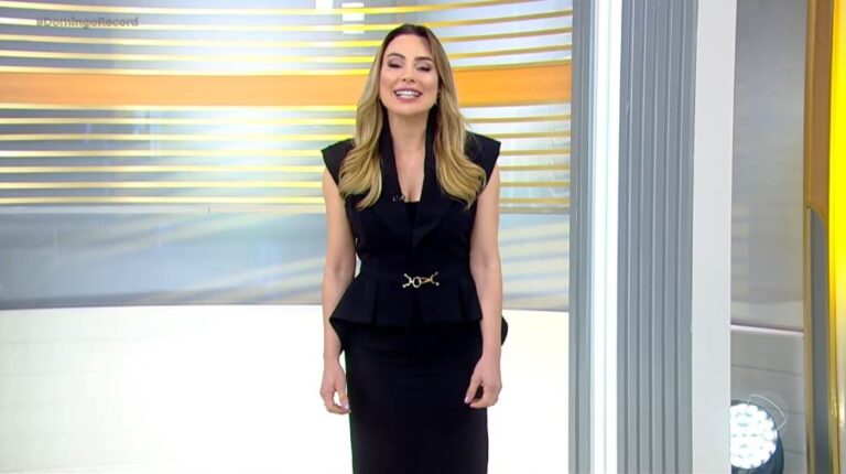 Programa de Rachel Sheherazade não segura público e perde para séries antigas da Record