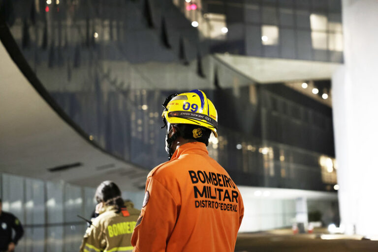 Veja como ficou a sala do STF destruída pelo incêndio