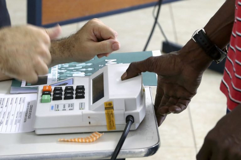Rio de Janeiro tem líder em todos os cenários para governador em pesquisa ‘Big Data’