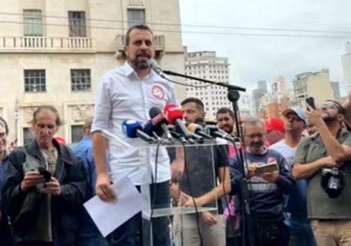 Boulos anuncia que vai dormir na casa de eleitores para ‘virar voto’: “só volto no final desta semana”
