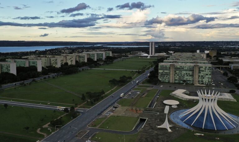 CNC alerta para tamanho da dívida pública e pede por reforma administrativa