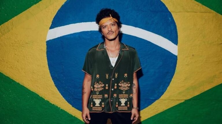 Projeto na Câmara propõe cidadania honorária brasileira para Bruno Mars