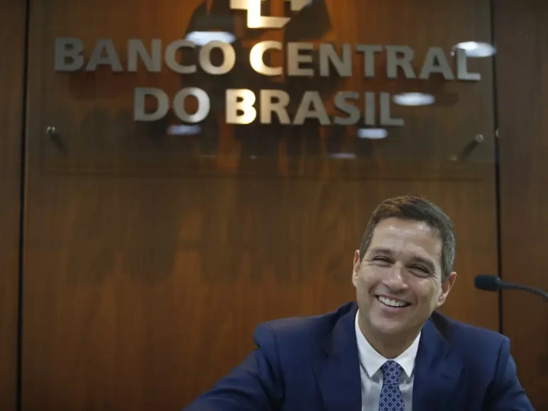 Campos Neto vence, pelo 3º ano seguido, prêmio de melhor presidente de Banco Central