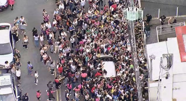 Fila quilométrica em São Paulo marca entrega de carta de oposição ao desconto sindical