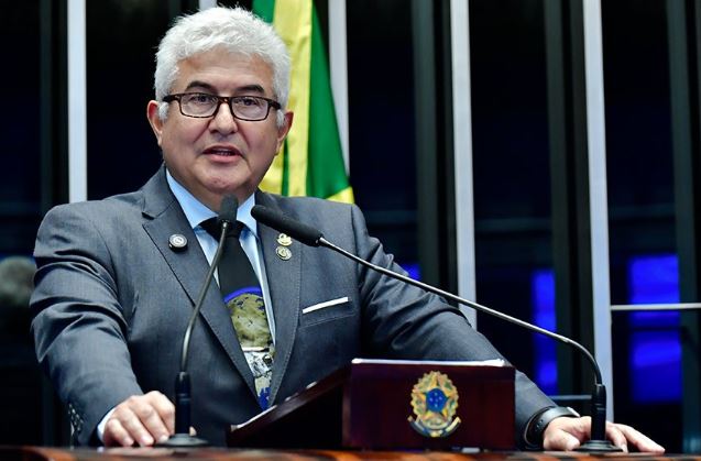 Senadores que vão aos EUA se reúnem com Itamaraty; Eduardo critica ex-ministros