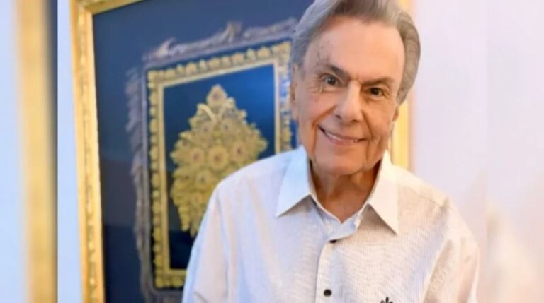Família de Agnaldo Rayol publica nota sobre demora no socorro do cantor
