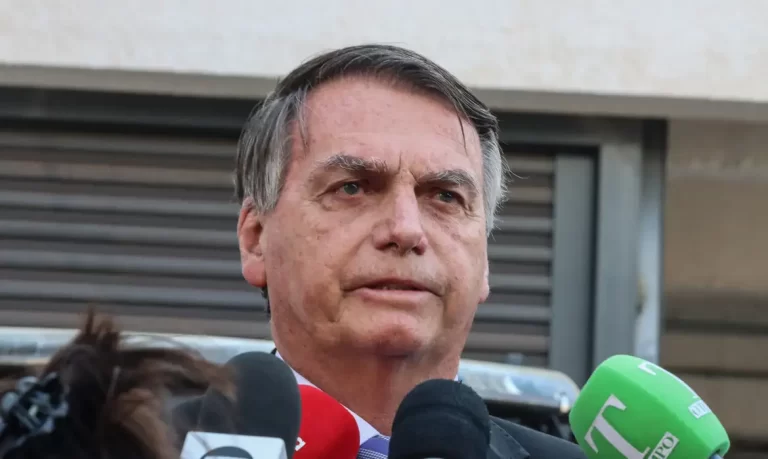 MP do TCU quer suspender salário de Bolsonaro e militares indiciados pela PF