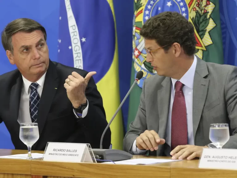 Bolsonaro diz que Salles está ‘viúvo’ após ter virado ‘marçalete’