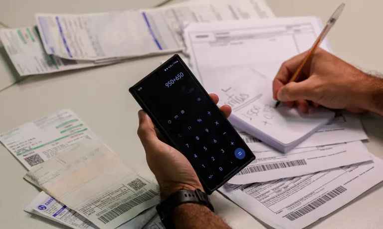 32% dos brasileiros aposentados ou na CLT já têm um empréstimo consignado