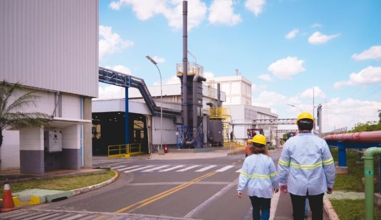 Pessimismo com a economia diminui confiança dos empresários da indústria, diz CNI