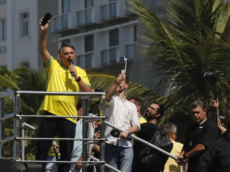 Bolsonaro orienta bancada do ‘PL’ a agir estrategicamente em debates sobre a ‘PEC 6×1’