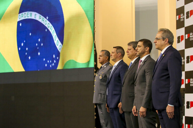 Deputada do Psol pede que PGR investigue Tarcísio e Derrite por mortes policiais em SP
