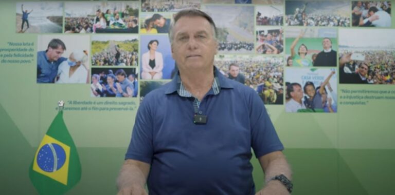 olsonaro exalta Milei, critica o governo de Lula e fala sobre sua situação judicial em discurso no CPAC Argentina