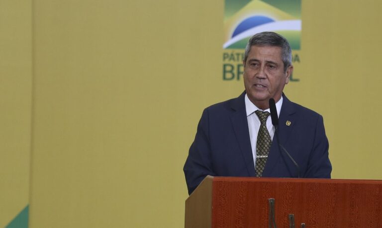 Moraes rejeita 4º pedido de liberdade para Braga Netto