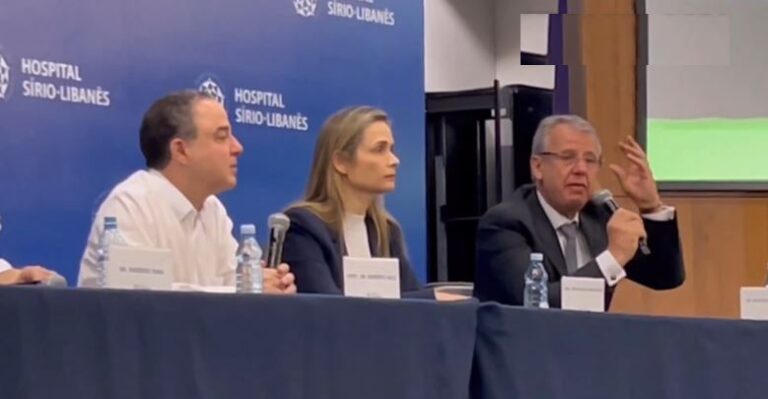 Lula não apresenta sequelas, mas usará dreno pelos próximos dias