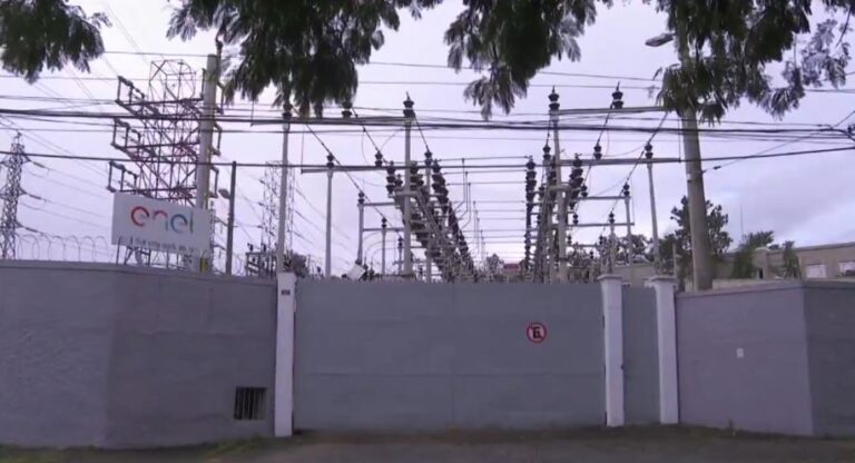 Enel estraga equipamentos ao religar energia de condomínio com voltagem incorreta em SP