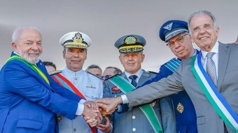 Militares discutem cortes de gastos com Lula e apresentam demandas