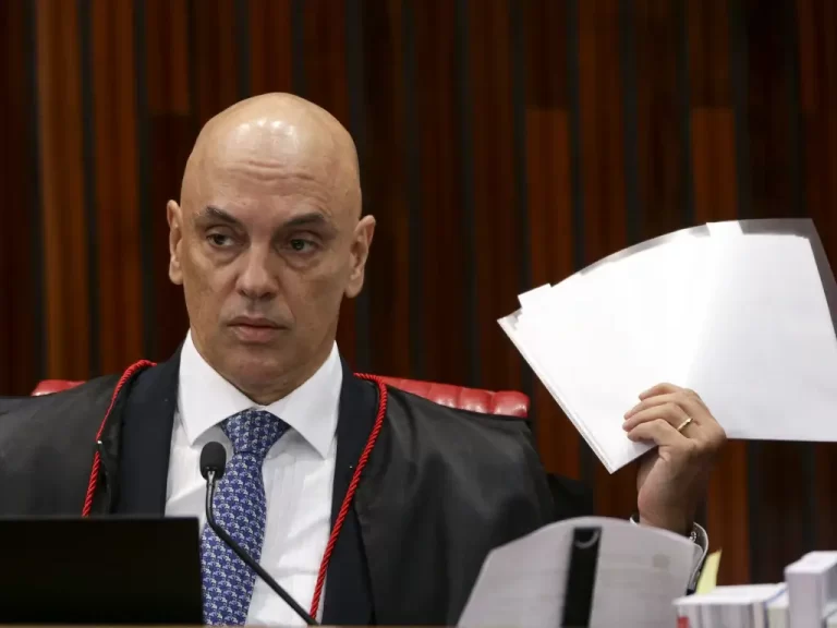 Moraes concede benefícios a cinco réus do ‘8 de Janeiro’