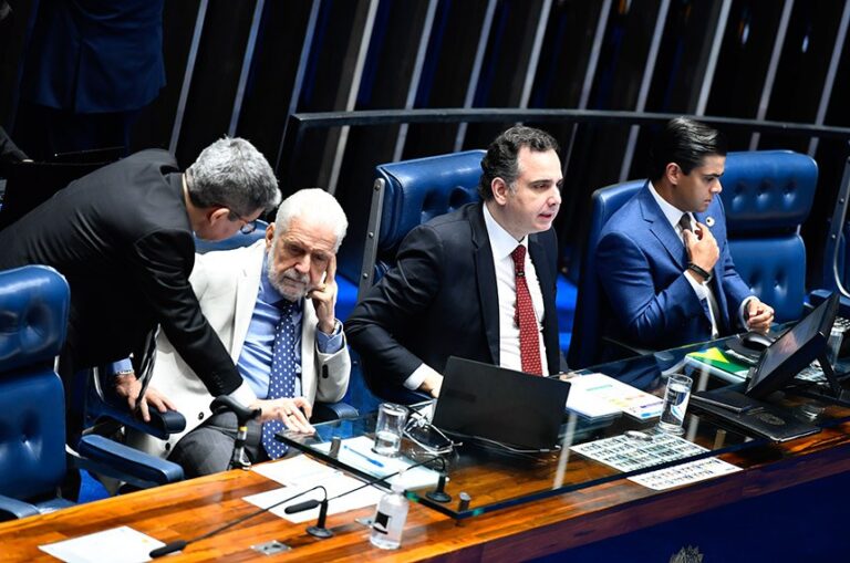 Congresso conclui votação e desidrata corte de gastos de Haddad