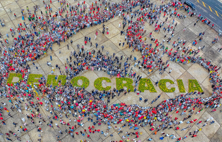 Ato de Lula pelo ‘8 de Janeiro’ reúne 1200 pessoas